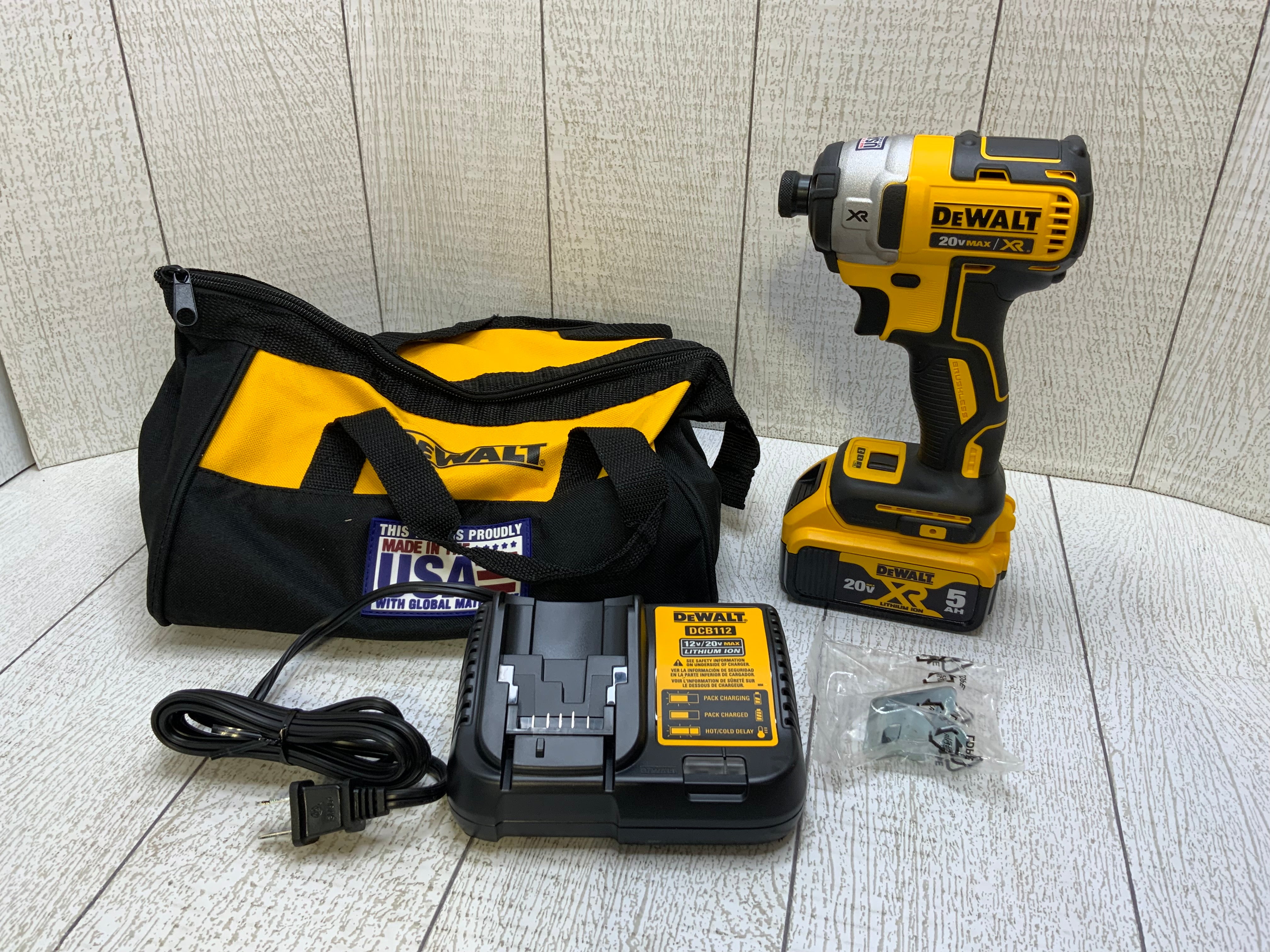 DEWALT 20V MAX* XR Impact Driver, 3-Speed, 1/4-Inch (DCF887P1) (7957859074286)